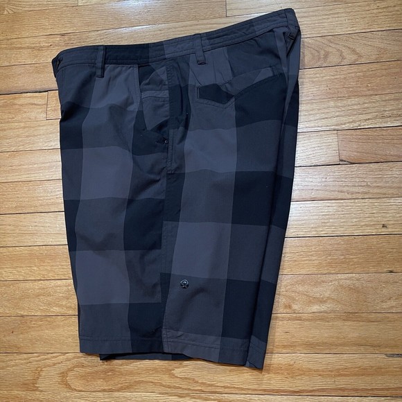 Lululemon Mens Kahuna 11” Shorts Size 36 Casual Golf Athletic Black Check Plaid - Picture 9 of 10